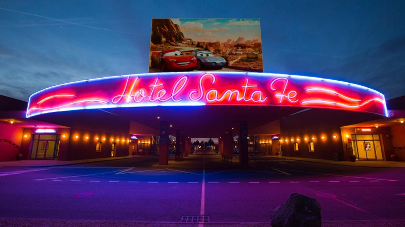 Disney Hotel Santa Fe sur le thème de Cars