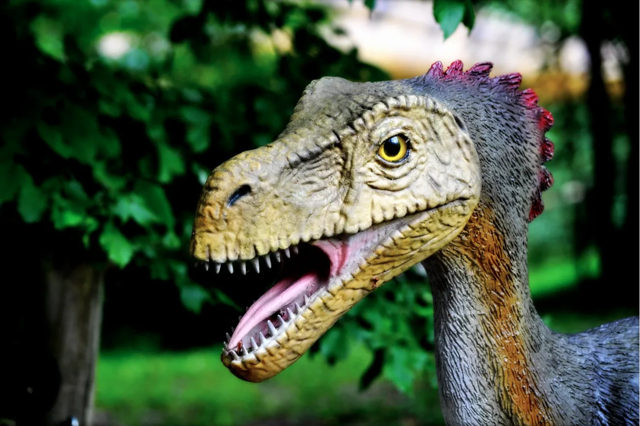 Sculpture de dinosaure au Dino Zoo
