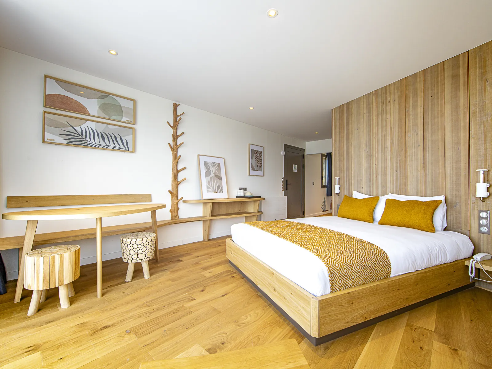 Hotel Ecolodgee Futuroscope intérieur de la chambre avec le lit