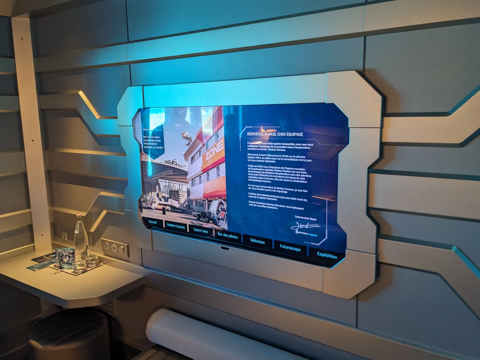 Hotel Cosmos Futuroscope écran de TV