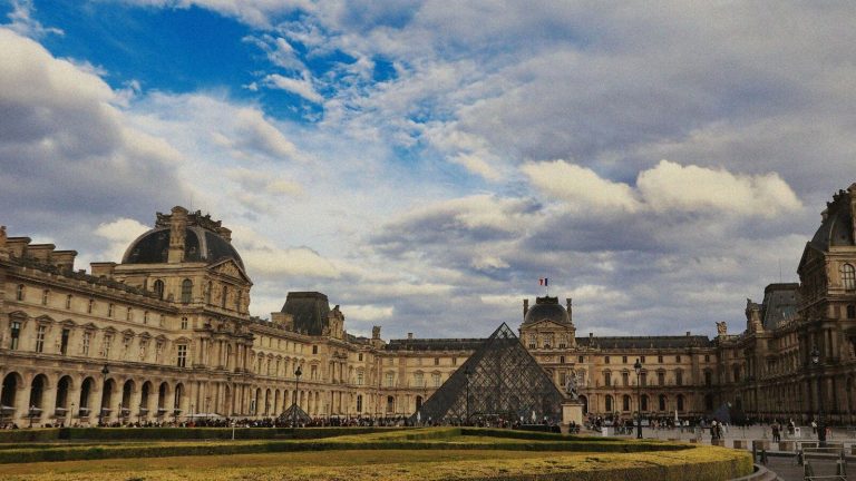 Musée du Louvre : 22 €, 32 € ou gratuit, comment choisir le bon billet en 2026