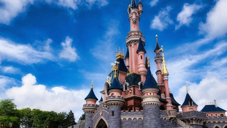 Noël 2026 à Disneyland Paris : le Monde de La Reine des Neiges s'illumine pour la première fois