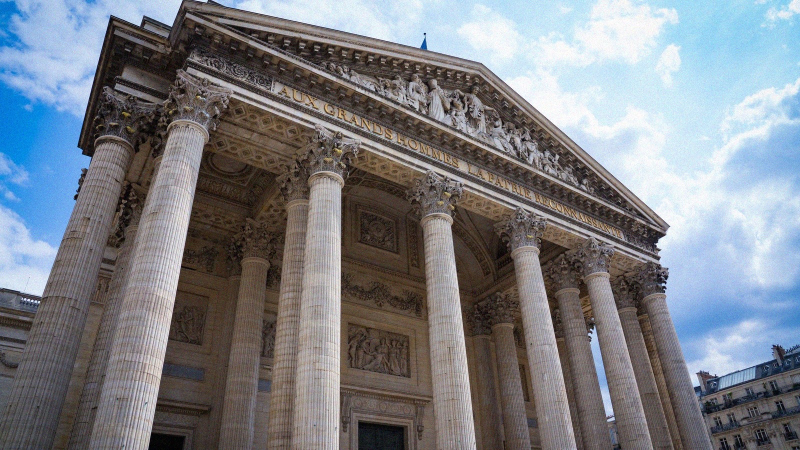 Exposition vies minuscules au pantheon avec le centre