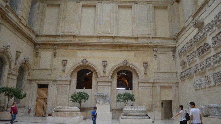 Restauration de la cour du Sphinx au musée du Louvre : calendrier des travaux, dons et tarifs de visite