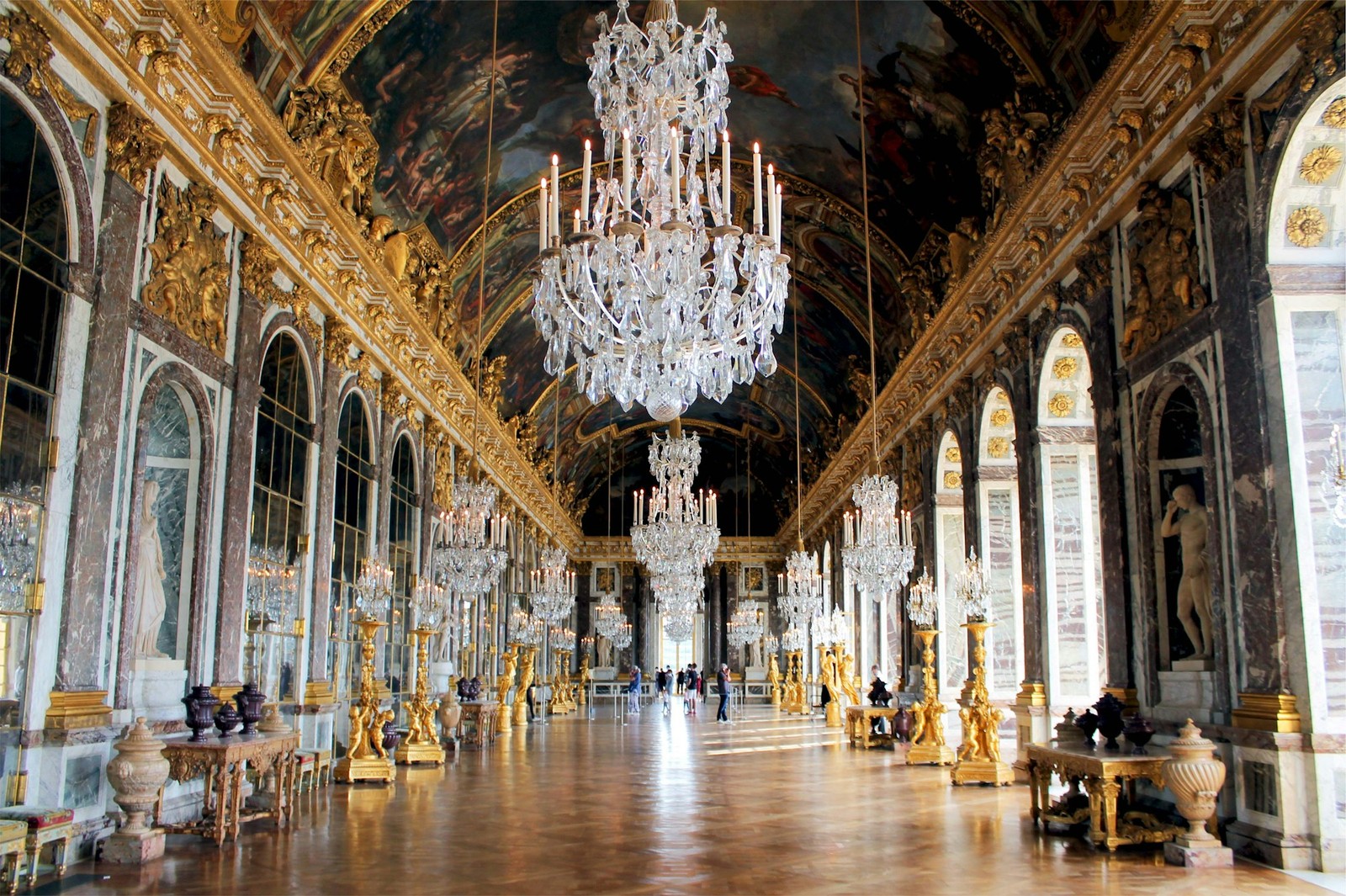 Galerie des Glaces et salons historiques du château de Versailles